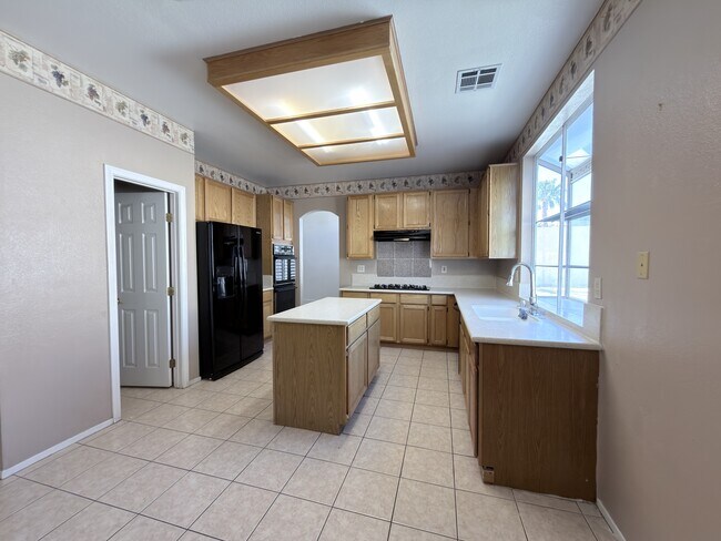 Building Photo - 7620 Marluna Ct