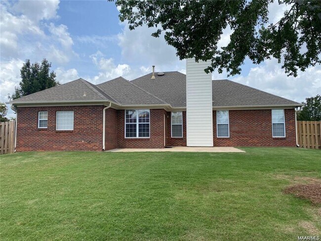 Building Photo - 4/3 in Deer Creek!