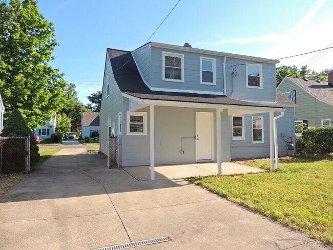 Building Photo - 27080 Zeman Ave