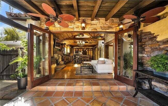 Building Photo - 4984 Topanga Canyon Blvd