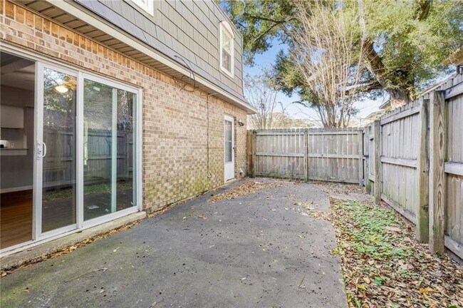 Building Photo - 4017 Cottage Hill Rd