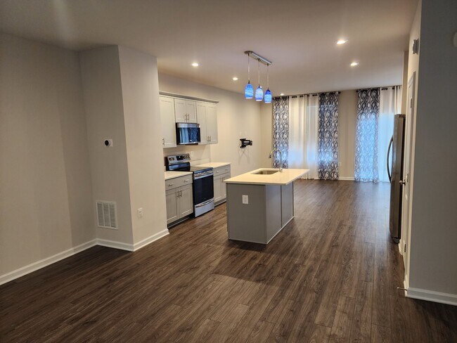 Building Photo - 183 Presidents Pointe Ave