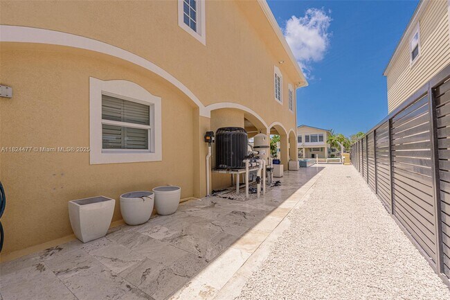Building Photo - 30825 Ortega Ln