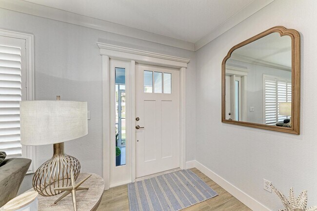 Building Photo - Furnished/Unfurnished ** Annual Rental ** Available 5/1/26 ** 4 Bed/2 Bath Single Family Home ** ...