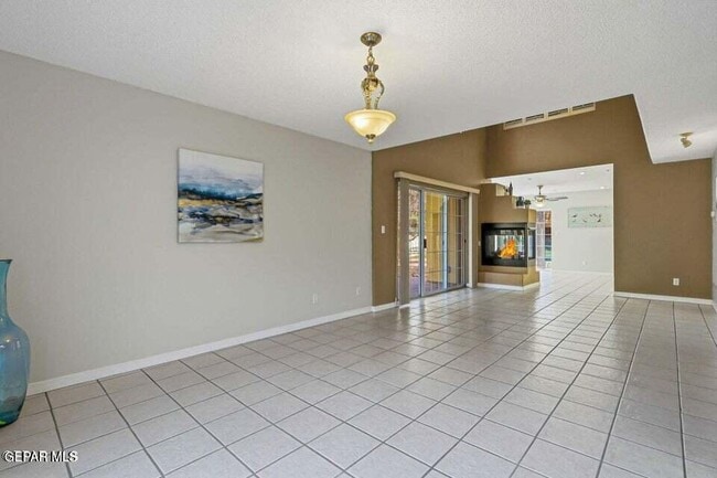 Building Photo - 650 Vera Ct