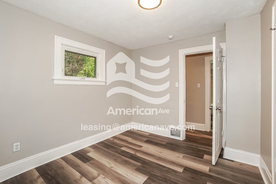 Building Photo - 456 Noah Ave