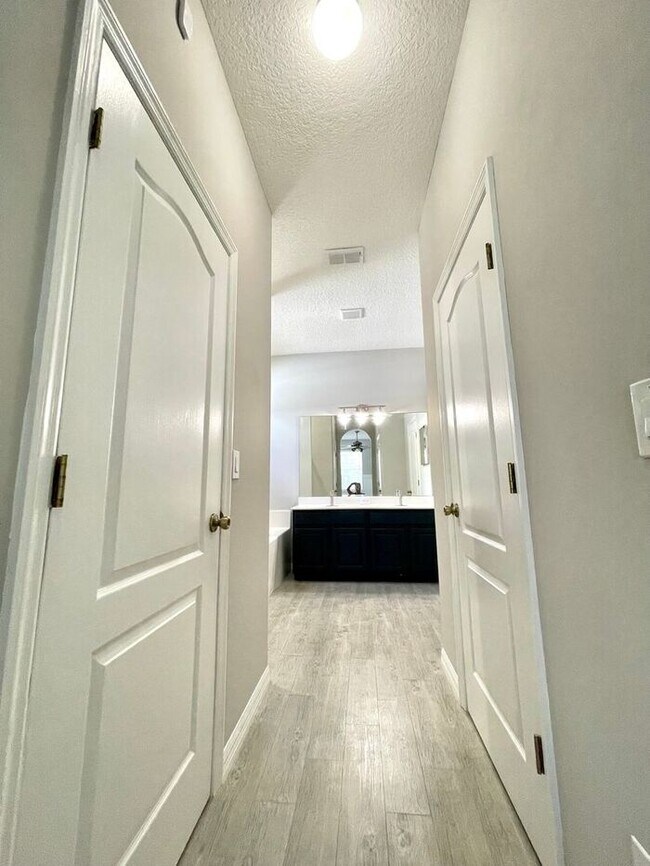 Building Photo - Gorgeous 3/2 Pool Home in Apopka's Parkside at Errol Estate!