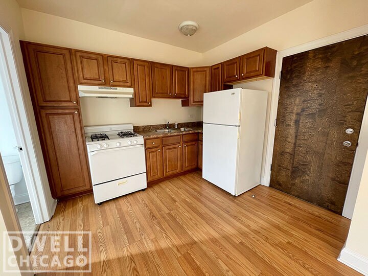 Building Photo - 2606 N Kimball Ave