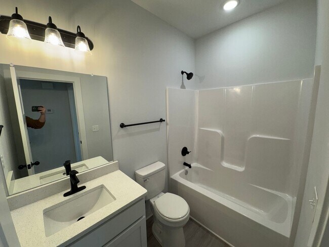 Building Photo - $1,850 - 4 bed 3 bath - Newer Build Duplex *COMING SOON*