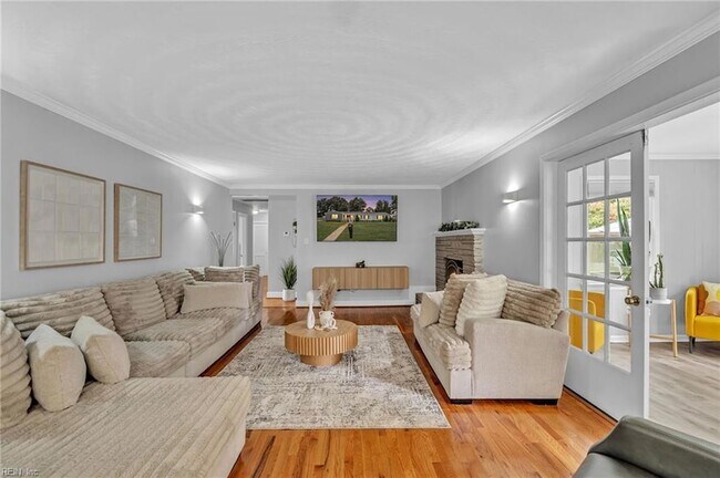 Building Photo - 5800 Barberry Ln