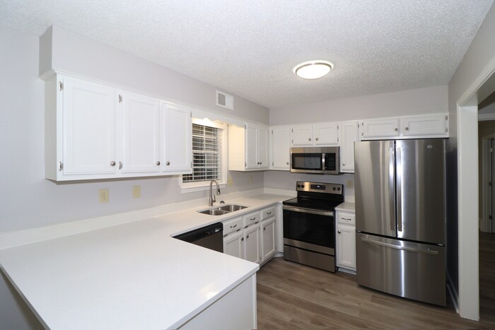 Building Photo - 7418 Overcreek Ln