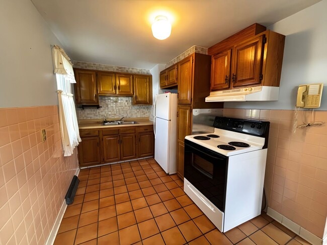 Building Photo - 3 Bedroom 1.5 Bath Rental Rome NY