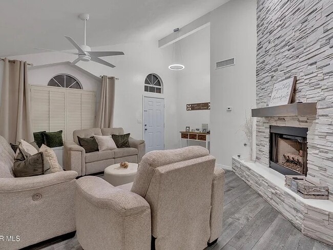 Building Photo - 5733 Saplinas Rd