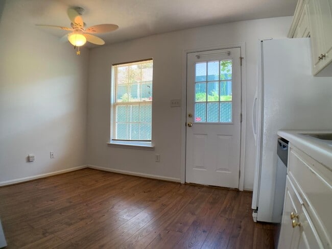 Building Photo - 622 Brook Trail