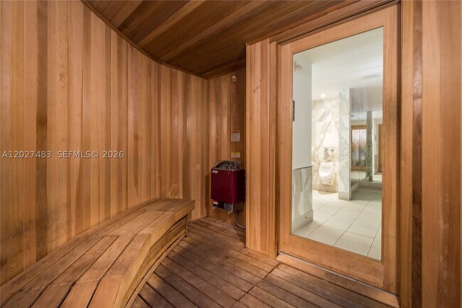 Building Photo - 110 Washington 2512