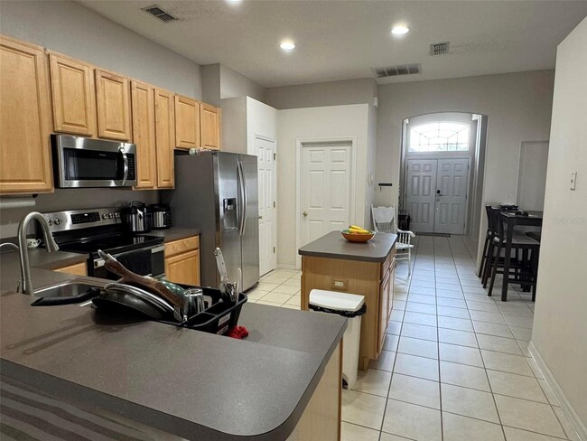 Building Photo - 800 Woodlark Dr