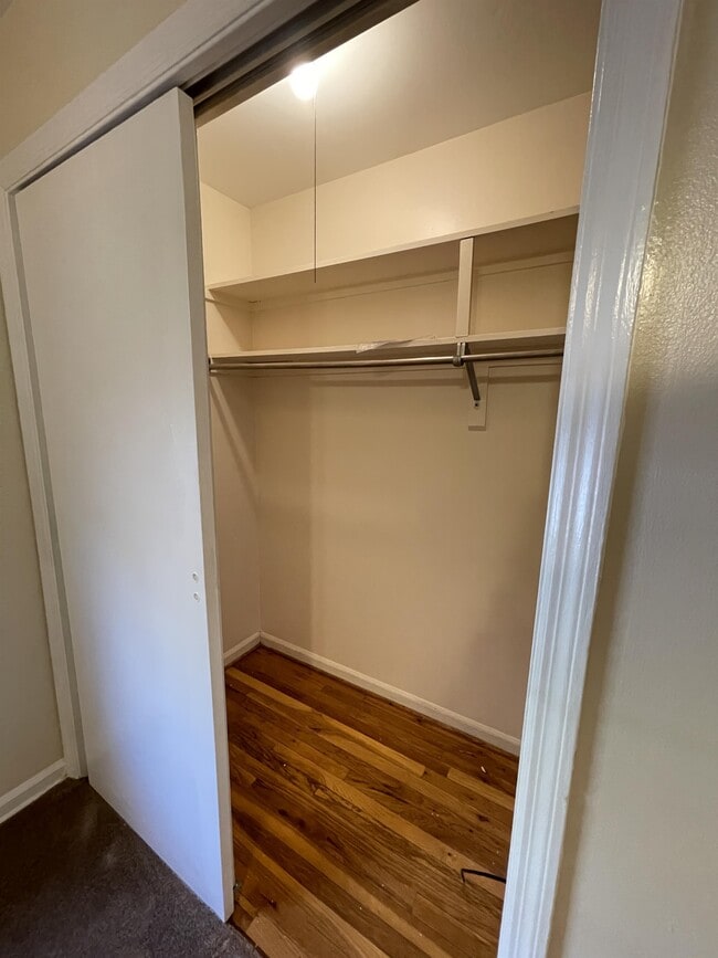 Building Photo - 648 Carriage Cir