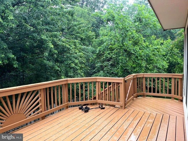 Building Photo - 5144 Woodfield Dr