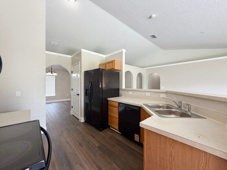 Building Photo - 47 Sawfish Ct