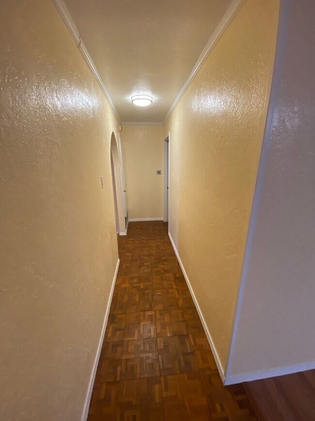 Building Photo - Beautiful 3 Bedroom Home in NE Albuquerque