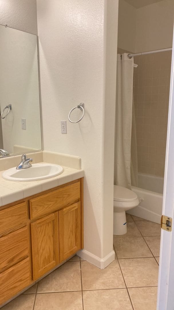 Building Photo - Riverbank