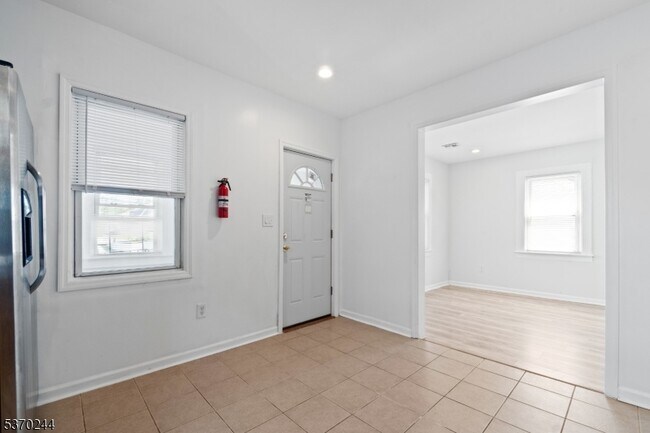 Building Photo - 357 Nesbit Terrace