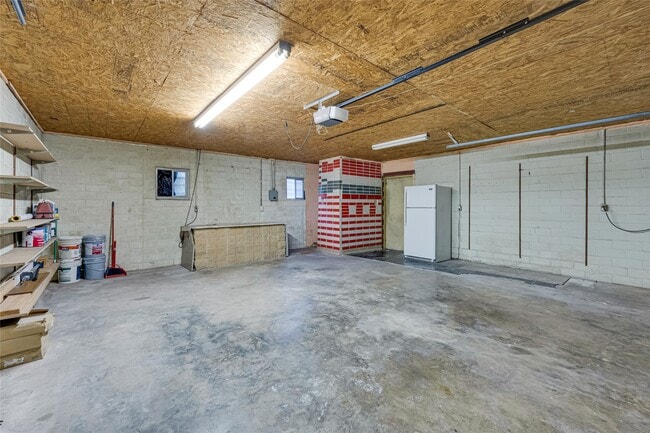 Building Photo - 501 Jerry St