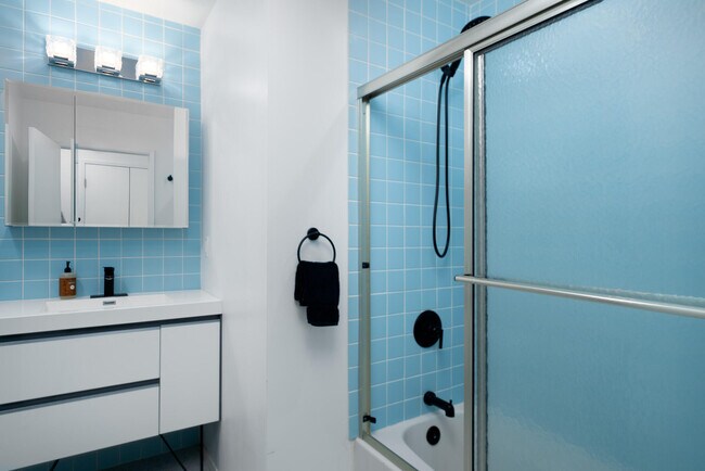 Building Photo - 2383 E Powell Rd