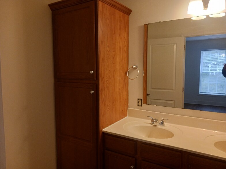 Building Photo - 48 Harvest Rd