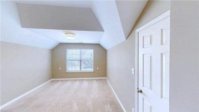 Building Photo - *** READY TO MOVE IN BY FIRST WEEK OF MAY***