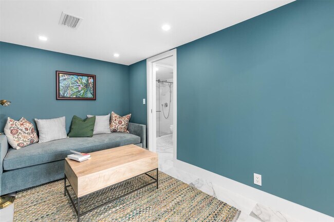 Building Photo - 777 Bayshore Dr