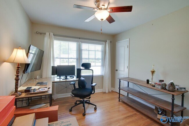 Building Photo - 215 Drake Ave SW