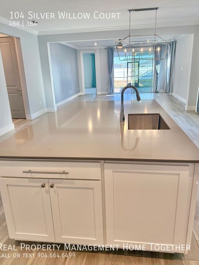 Building Photo - 104 Silver Willow Ct