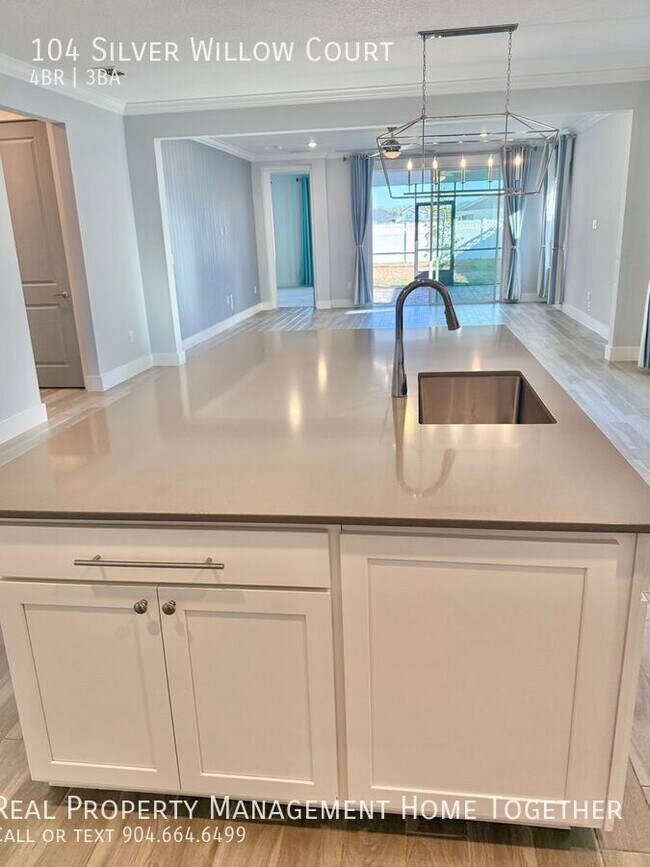 Building Photo - 104 Silver Willow Ct