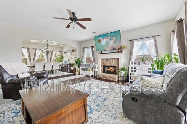 Building Photo - 87 Freedom Heights