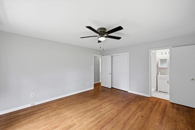 Building Photo - Spacious 4BR Home in Clinton School District with Multiple Living Areas