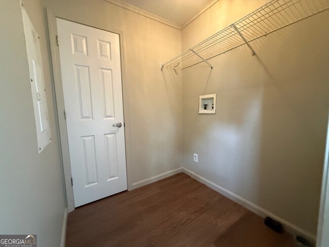 Building Photo - 103 Sycamore Dr