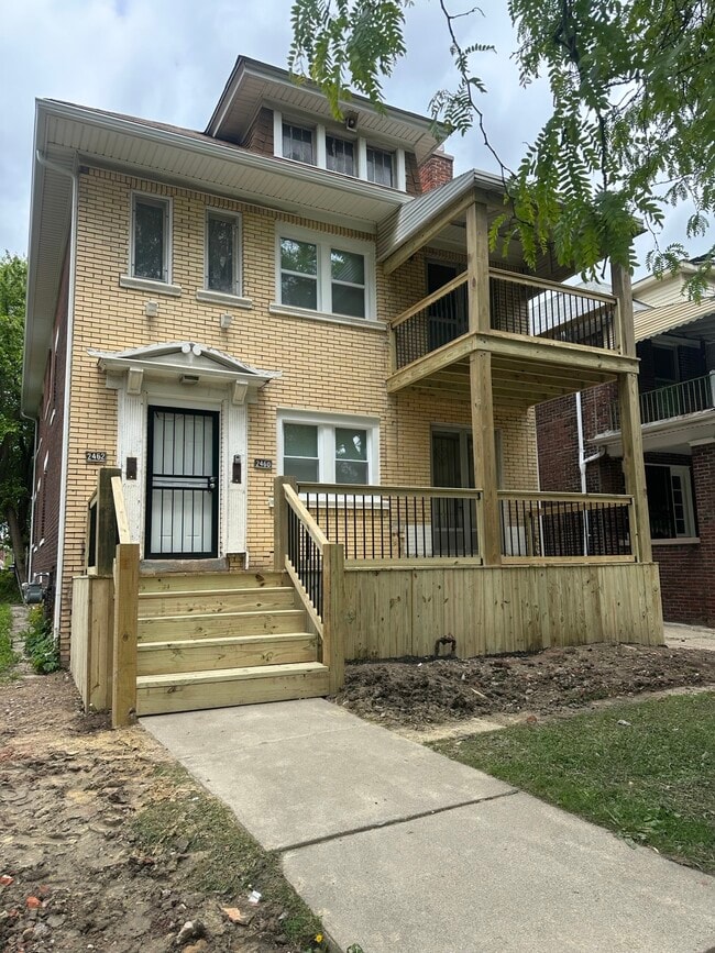 Primary Photo - 2460 Gladstone St