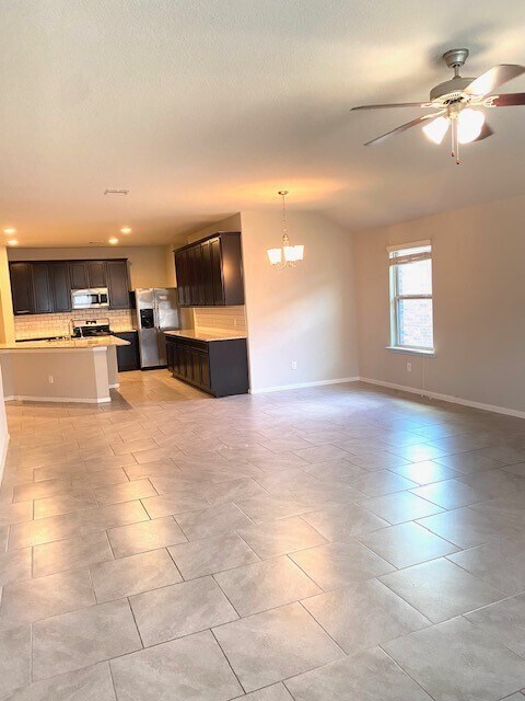 Building Photo - 2114 Tannin Dr.