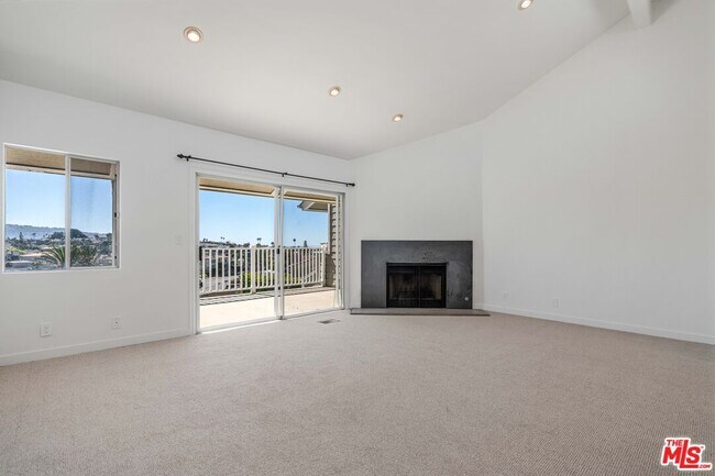 Building Photo - 225 S Lucia Ave