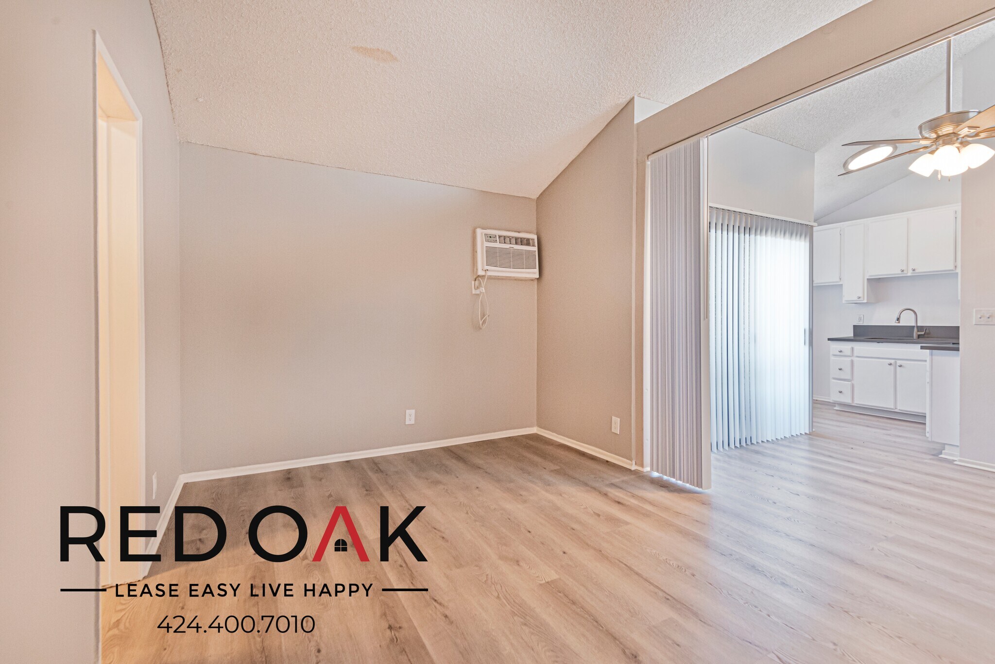 Building Photo - 8614 Woodley Ave