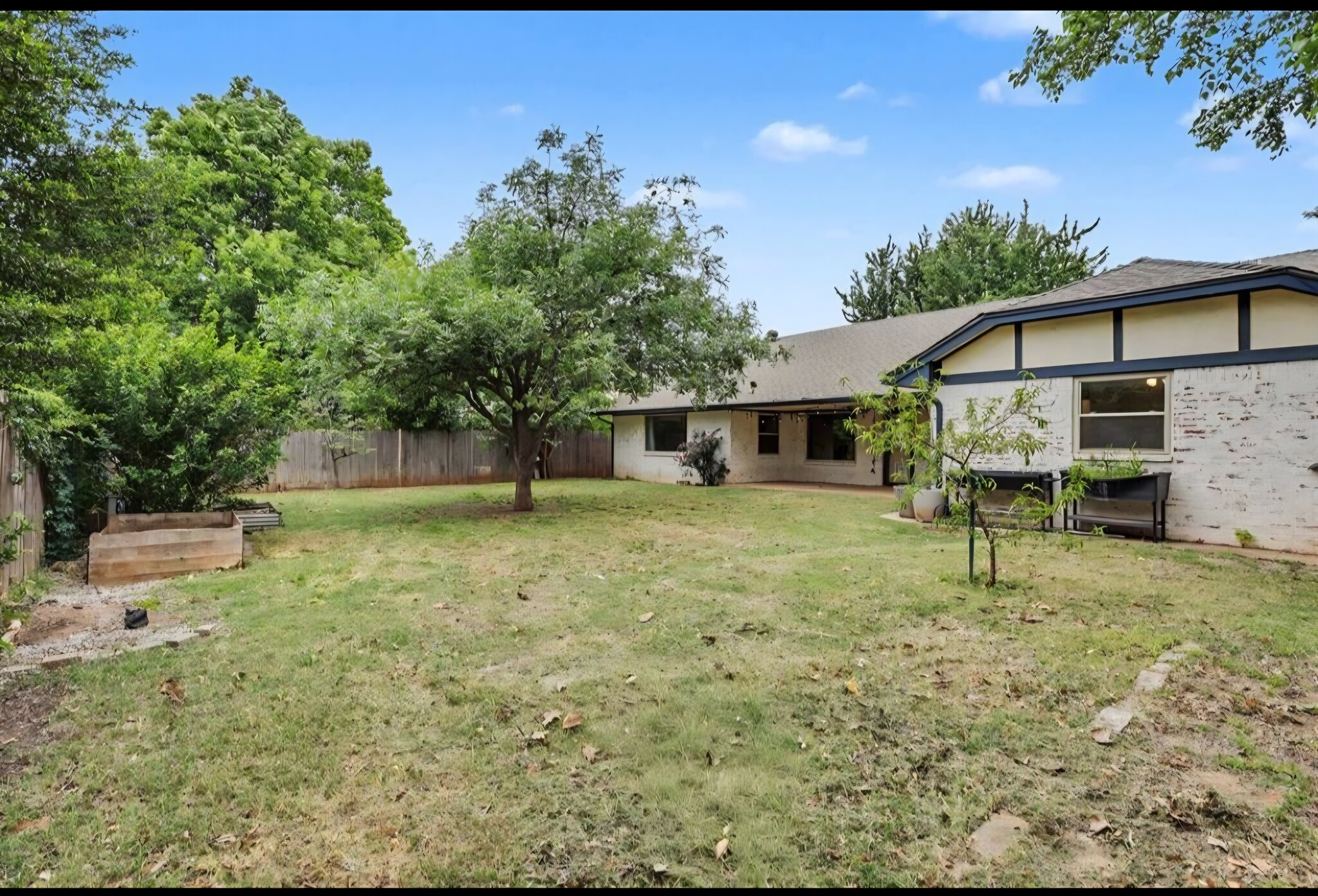 Back yard - 2112 Bentham Pl