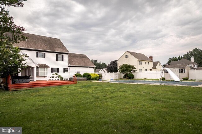 Building Photo - 5444 E Nithsdale Dr