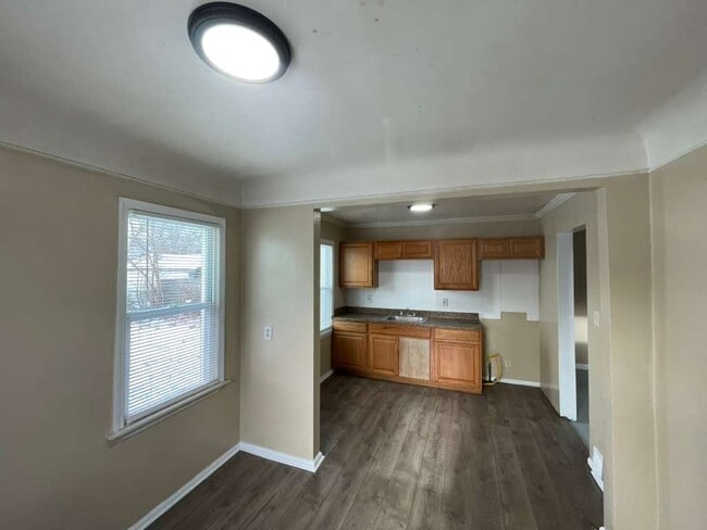 Building Photo - 19303 Fairport St