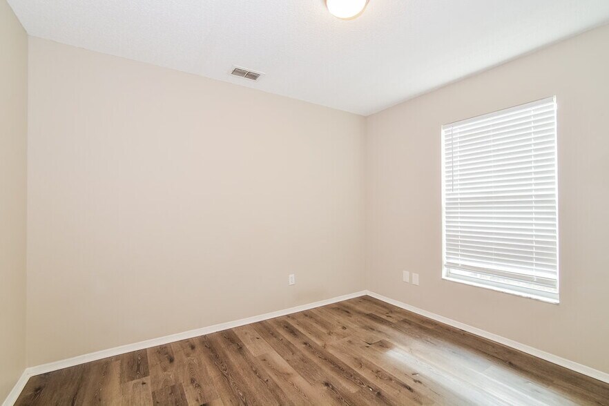 Building Photo - 1220 Twin Rivers Blvd