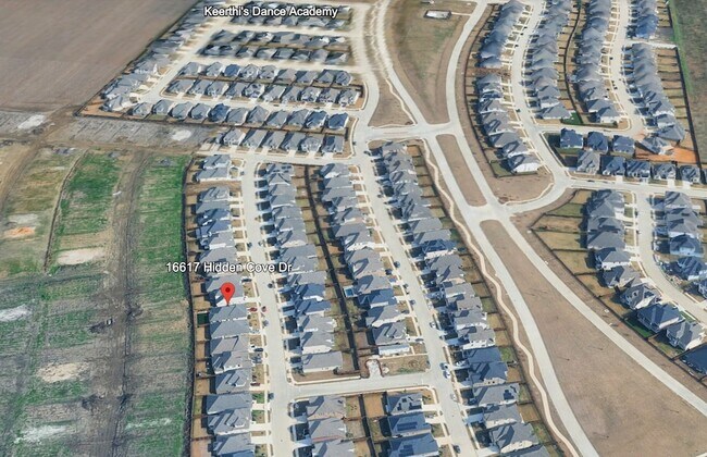 Building Photo - 16617 Hidden Cove Dr