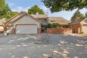 Building Photo - 11819 Red Oak Way