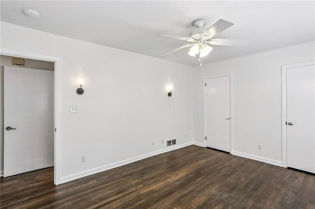 Building Photo - 2581 Sharondale Dr NE