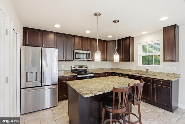 Building Photo - 410 Thelma Rd