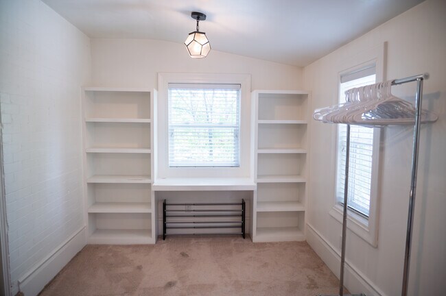 Building Photo - 145 E 300 S